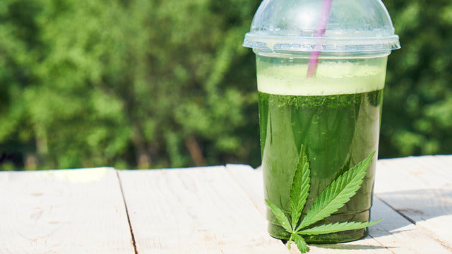 Tech Meets Tranquility: Integrating Smart Apps and Packaging in the Evolving CBD Beverage Industry