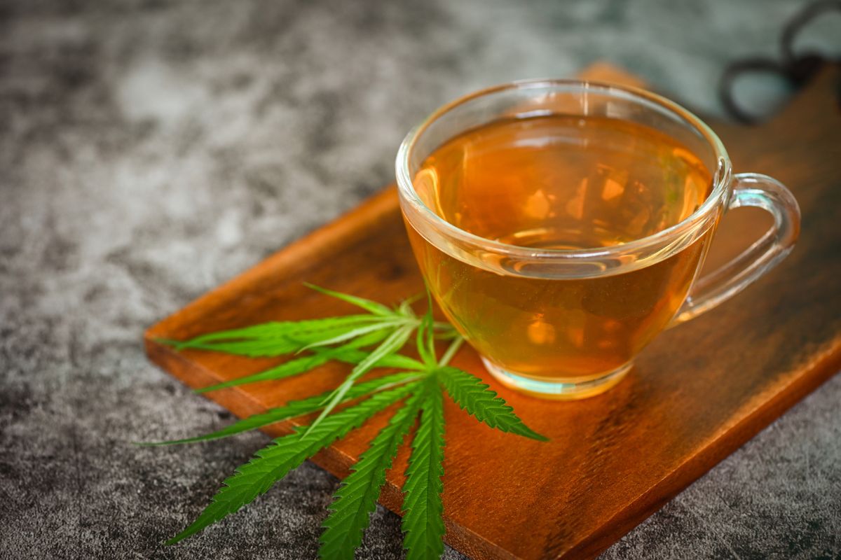 CBD Teas vs. Classic Energy Drinks: A Natural Boost Comparison